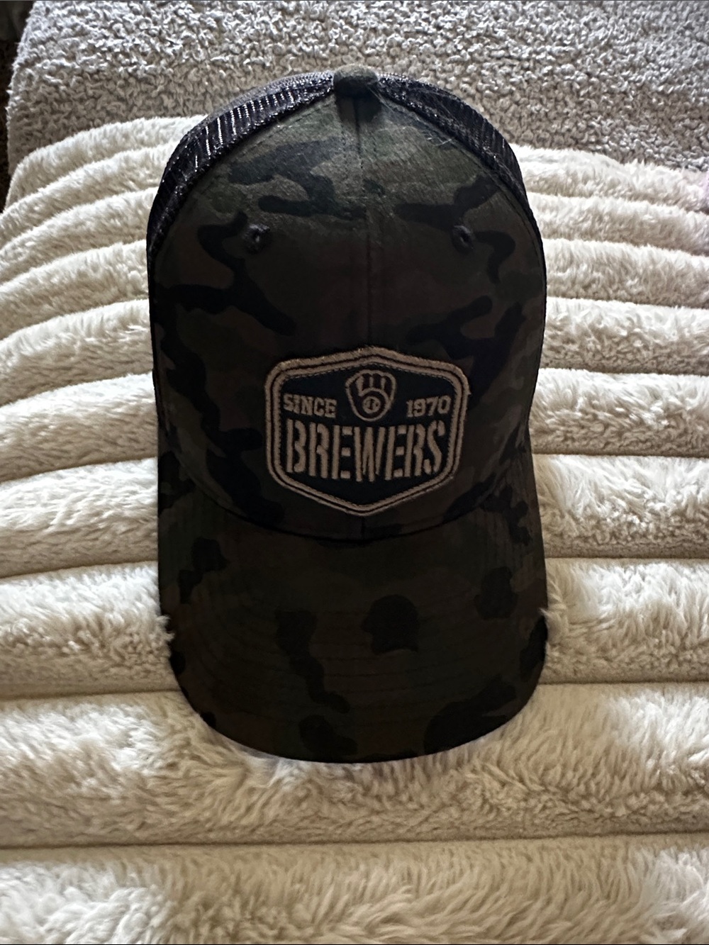 Milwaukee Brewers Camouflage Trucker Hat - Green
